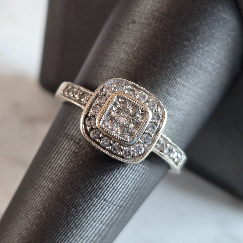 Womens Estate 14k White Gold Diamond Cluster Ring 3.9g E7188